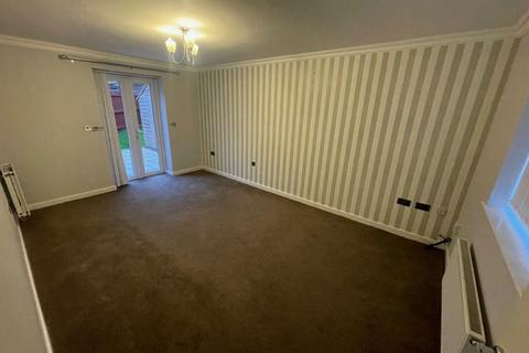 3 bedroom semi-detached house to rent, Smirthwaite Street, Burnley, Lancashire