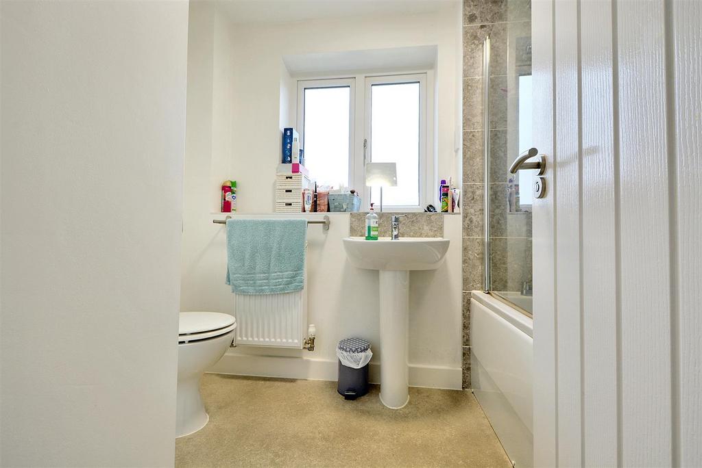 Bathroom 2.jpeg