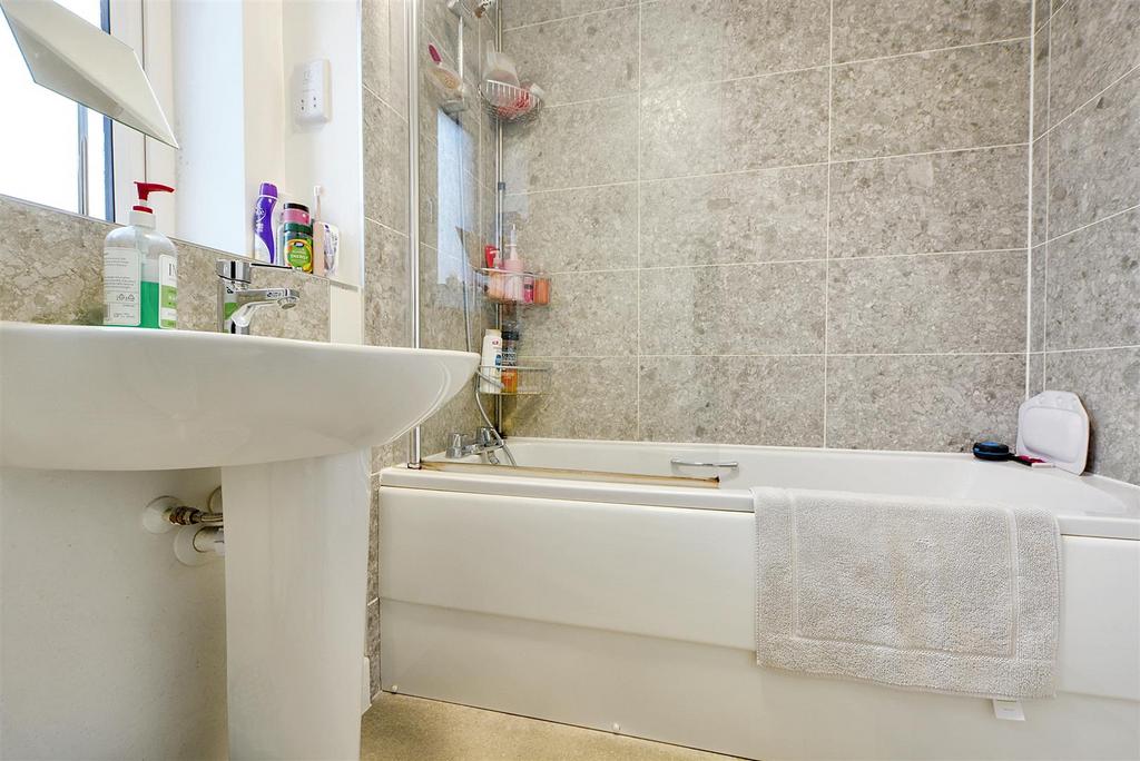 Bathroom 3.jpeg