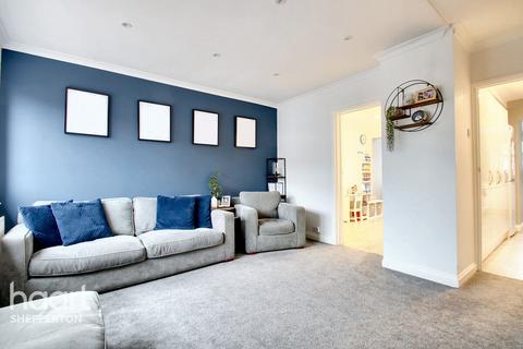 3 bedroom terraced house for sale, Gaston Way, Shepperton