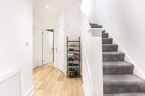 3 bedroom semi-detached house for sale, Cissbury Ring North, London, N12