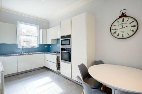 2 bedroom flat for sale, Strathmore Gardens, London, W8