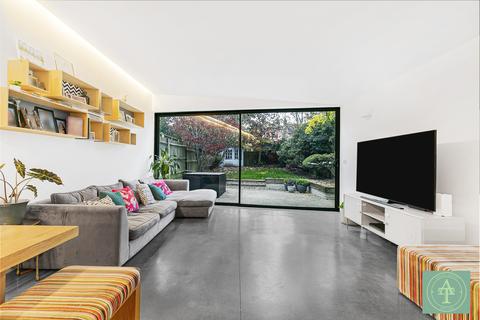 5 bedroom detached house for sale, Old Park Road, London, N13