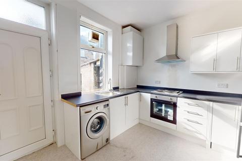 3 bedroom terraced house to rent, Aireworth Road, Keighley