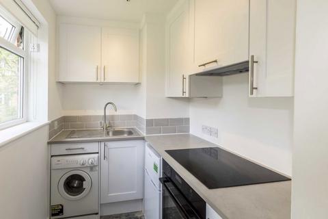 1 bedroom flat to rent, Lovelace Gardens, Surbiton KT6