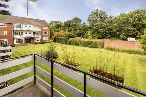 1 bedroom flat to rent, Lovelace Gardens, Surbiton KT6