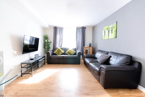 2 bedroom flat for sale, Devon Close, Salford M6