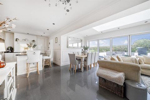 10 Keysoe Road, Thurleigh, Bedford, MK44 2DY