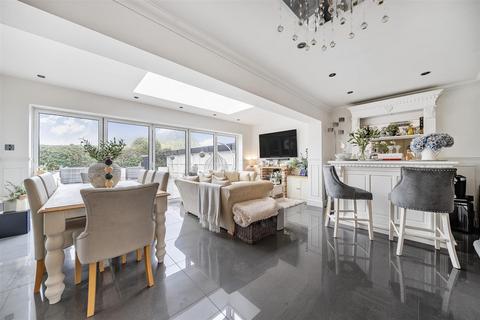 10 Keysoe Road, Thurleigh, Bedford, MK44 2DY