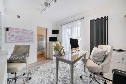 10 Keysoe Road, Thurleigh, Bedford, MK44 2DY