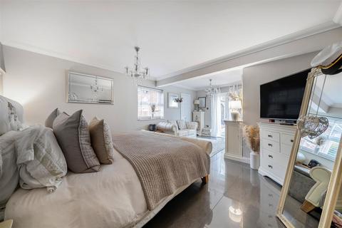 10 Keysoe Road, Thurleigh, Bedford, MK44 2DY