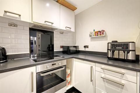 29 Shingly Place, London, E4 6AE