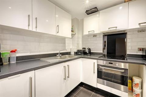 29 Shingly Place, London, E4 6AE