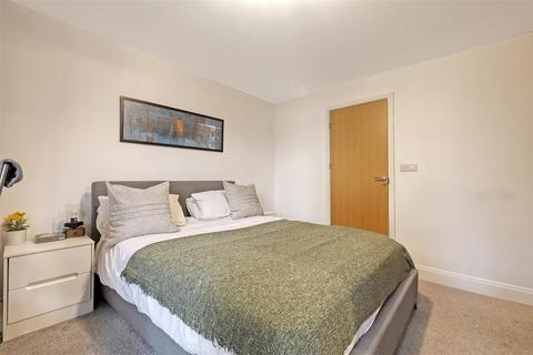 29 Shingly Place, London, E4 6AE