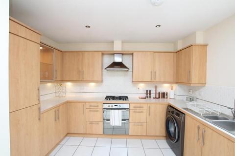 2 bedroom apartment to rent, Lower Burlington Road, Bristol BS20