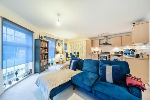 2 bedroom flat for sale, Dorchester Court, Camberley