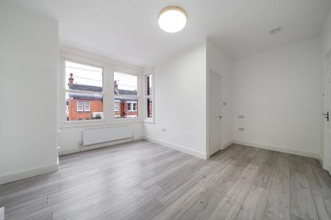 4 bedroom terraced house for sale, Craigerne Road, London