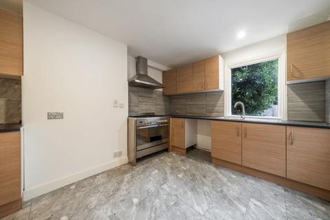 4 bedroom terraced house for sale, Craigerne Road, London