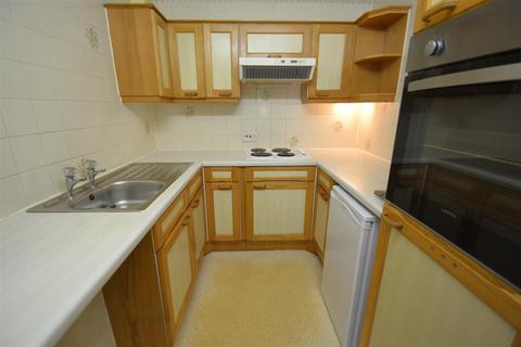 1 bedroom retirement property to rent, Rosemary Lane, Horley