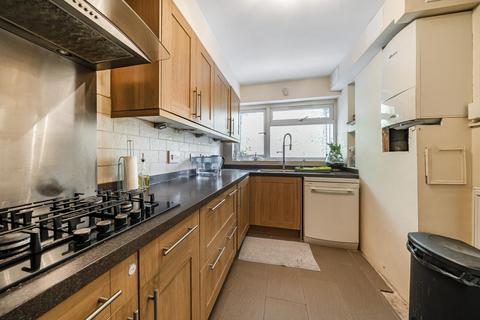 2 bedroom flat for sale, Brackley Road, Beckenham