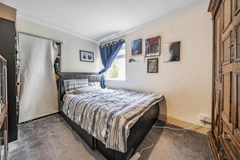 2 bedroom flat for sale, Brackley Road, Beckenham