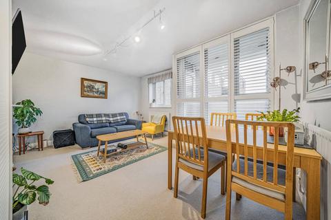 3 bedroom flat for sale, Hayward Gardens, Putney, London, SW15