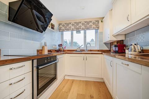 3 bedroom flat for sale, Hayward Gardens, Putney, London, SW15