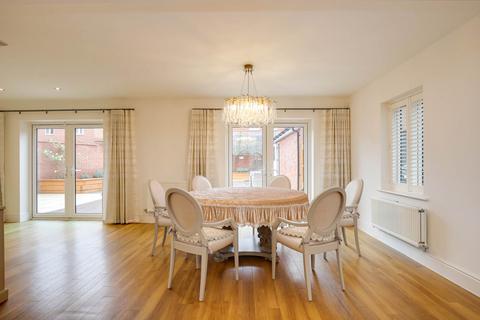 5 bedroom detached house for sale, Wellswood Gardens, Reading