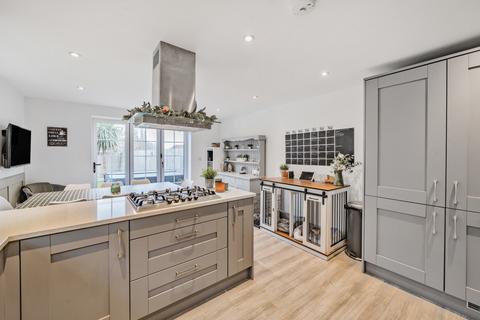 14 Falcon Close, Seavington, Ilminster, TA19 0FE