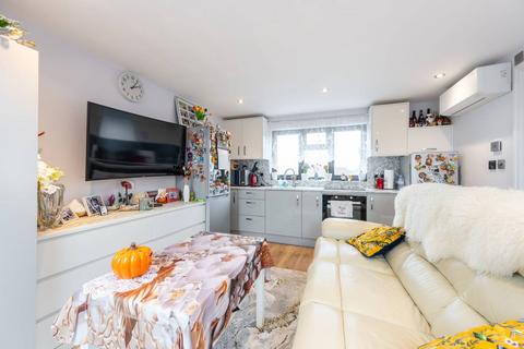 4 bedroom terraced house for sale, Manor Farm Road, Alperton, Wembley, HA0