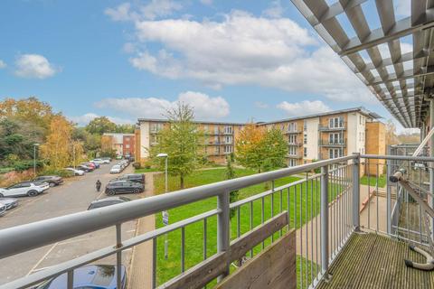 2 bedroom flat for sale, King George Crescent, Wembley, HA0