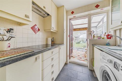 3 bedroom semi-detached house for sale, Chaplin Drive, Headcorn, Ashford