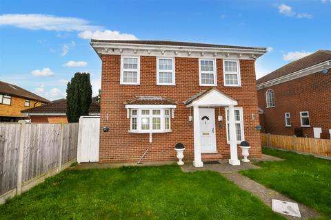 4 bedroom house for sale, Long Road, Canvey Island SS8