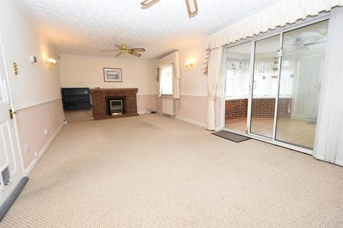 4 bedroom house for sale, Long Road, Canvey Island SS8