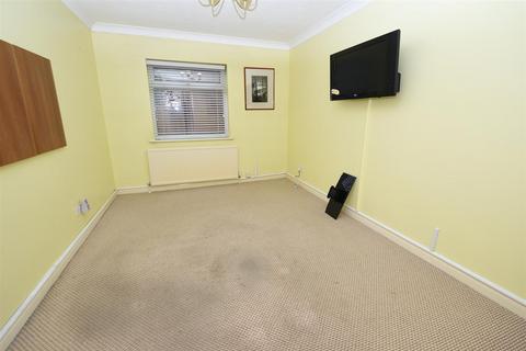 4 bedroom house for sale, Long Road, Canvey Island SS8