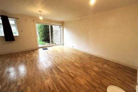 3 bedroom terraced house to rent, Bramcote, Surrey GU15