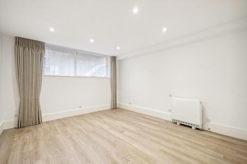 Studio to rent, Sloane Street, London, SW1X