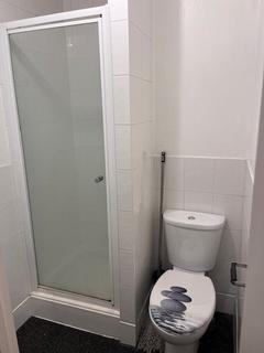 Studio to rent, Station Road, Harrow HA1