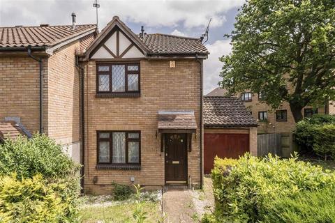 16 Gables Close, London, SE12 0UD