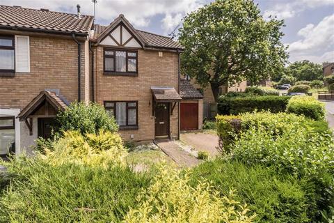 16 Gables Close, London, SE12 0UD