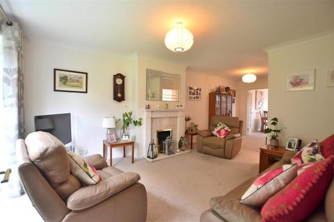 3 bedroom semi-detached house for sale, Monks Close, Farnborough GU14