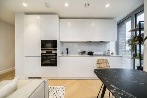 2 bedroom flat for sale, Downs Road, London E5