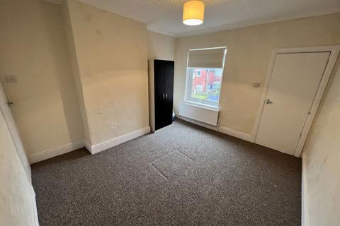 2 bedroom terraced house to rent, Tennyson Street, Goole, DN14