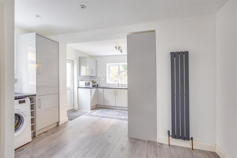 35 Dean Close, High Wycombe, HP12 3NS