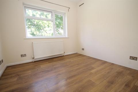 2 bedroom maisonette for sale, Green Wrythe Lane, Carshalton