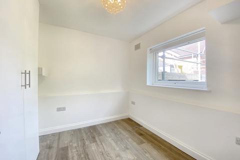 2 bedroom apartment for sale, Hetherington Way, Uxbridge