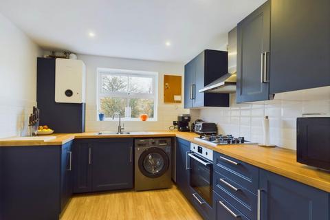 2 bedroom flat for sale, Alder Road, Aylesbury HP22