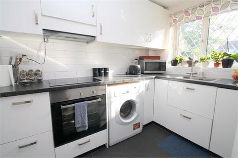 3 bedroom terraced house to rent, Ashdale Close, Staines-upon-Thames, TW19