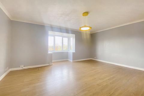 Studio to rent, Amberley Way, Uxbridge, Middlesex