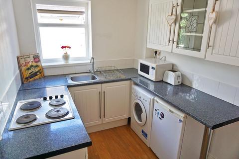 2 bedroom flat to rent, Gwydr Crescent, Uplands,